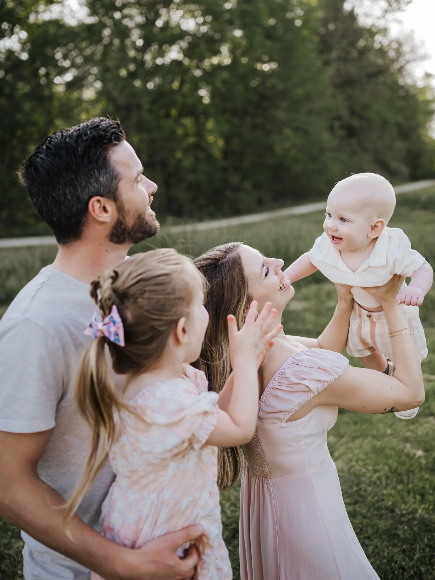 All the outdoor fun with this adorable gang! They have been with me for four years and it&rsquo;s always such an honor to have them in front of my camera. ❤️