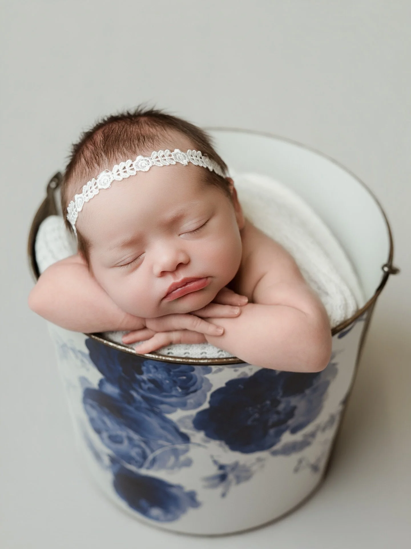 It was such a joy working with this beautiful family as they welcomed Baby Noa Grace into their family. She was pure perfection for her newborn session. ❤️