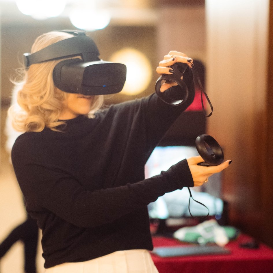 digicon-marketing-conference-vr-experience-2.jpg
