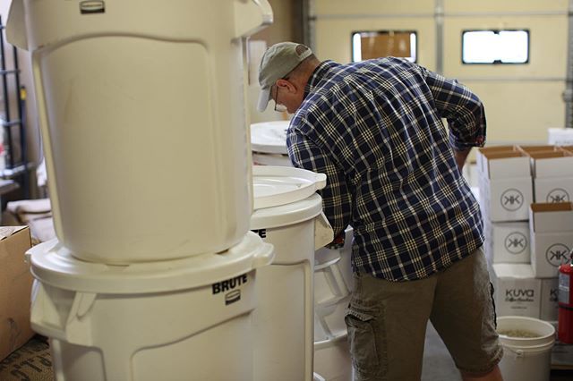 Hard at work at The Kuva Coffee Factory
.
.
.
.
#coffeeculture #coffeegeek #kuvacoffee #butfirstcoffee #roaster #microroastery #slowroast #coffeeroasting #homebrew #goodmorning #pourovercoffee #coffelove #stlgram #instacoffee #coffeeaddict #stlouisgr