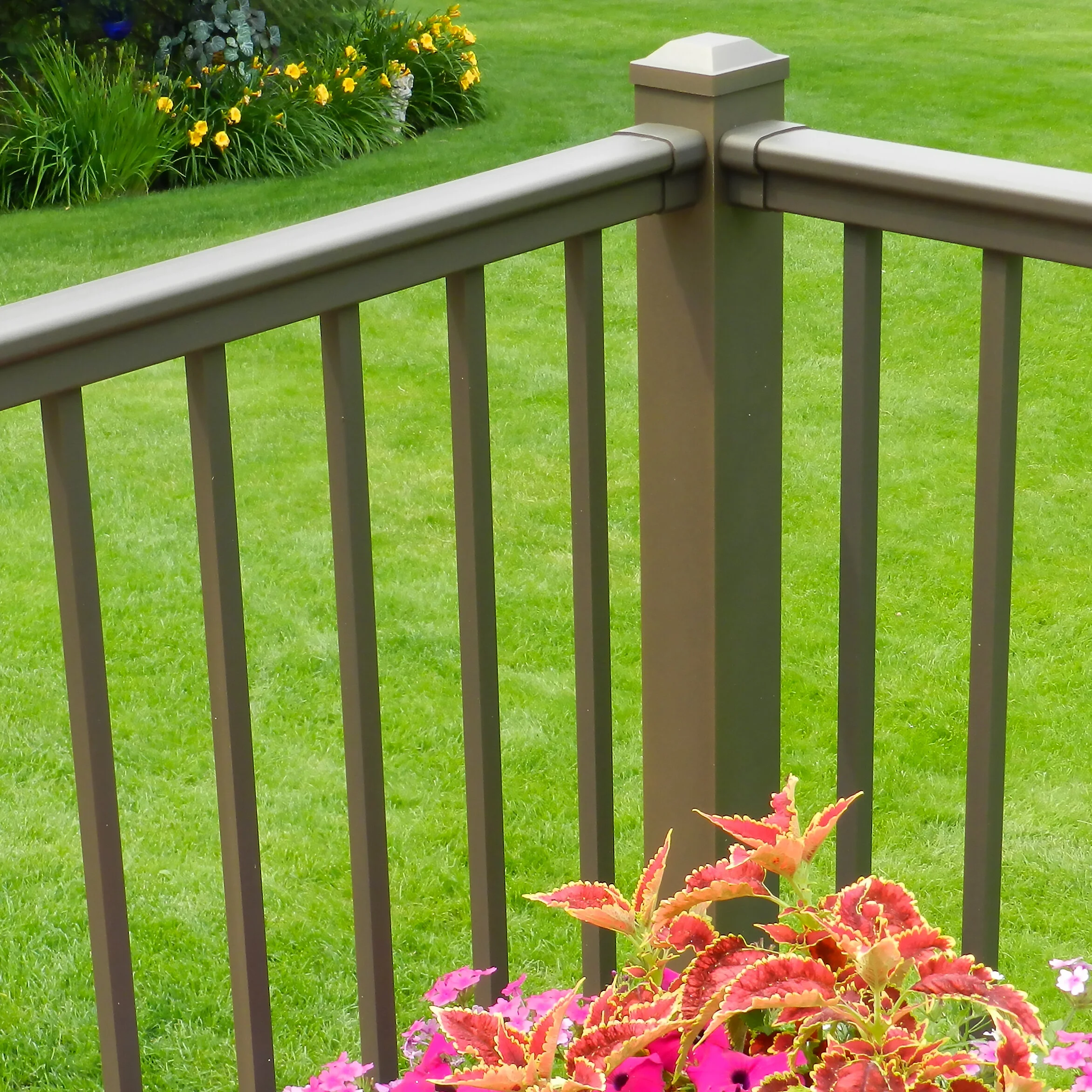 Lincoln Aluminum Railing — Color Guard Railing Systems