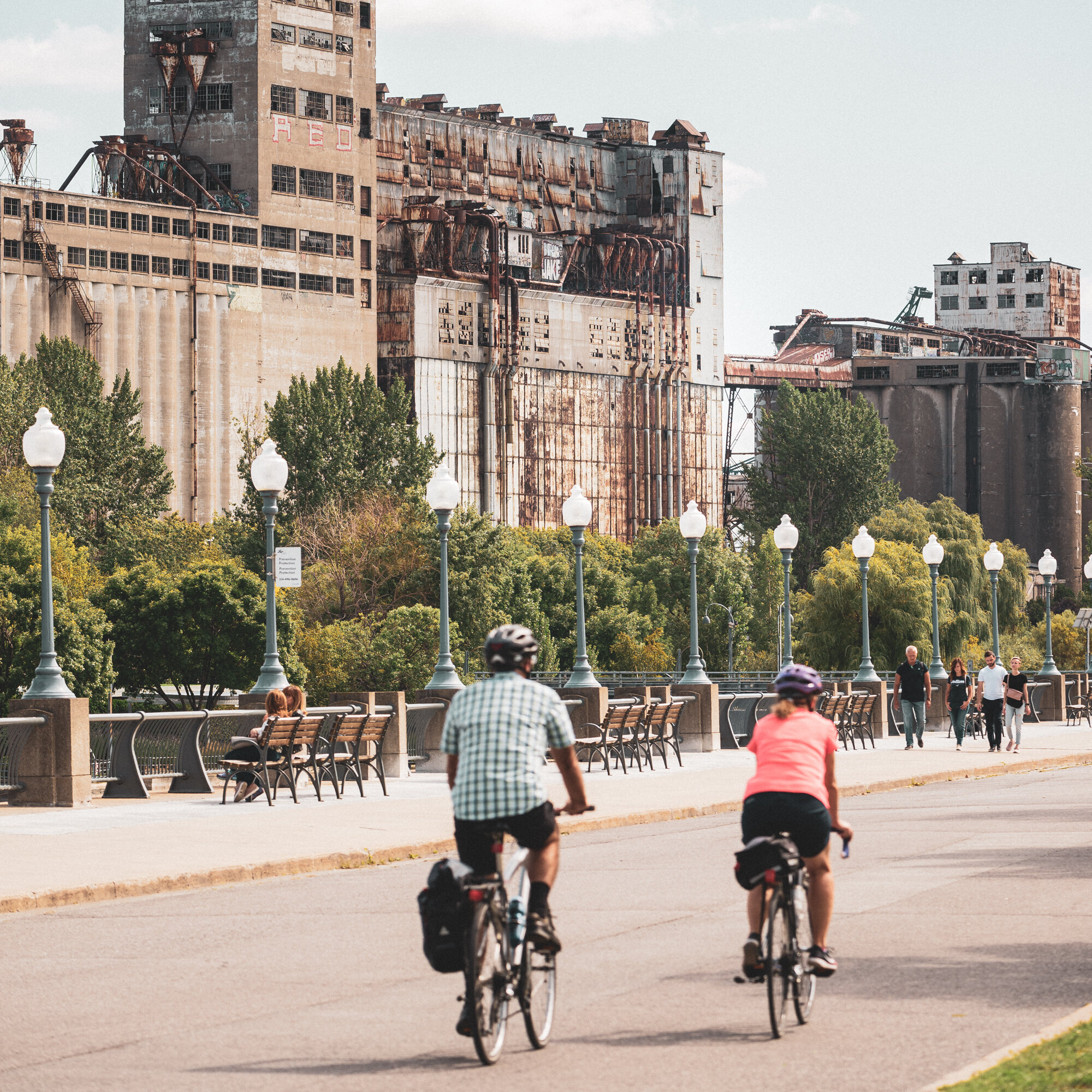 Vieux port de Montréal.jpg