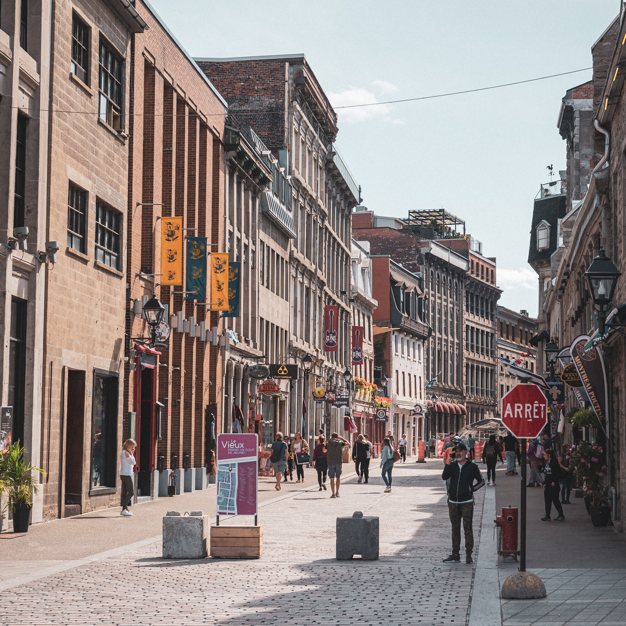 Rue St Paul Vieux Montréal.jpg