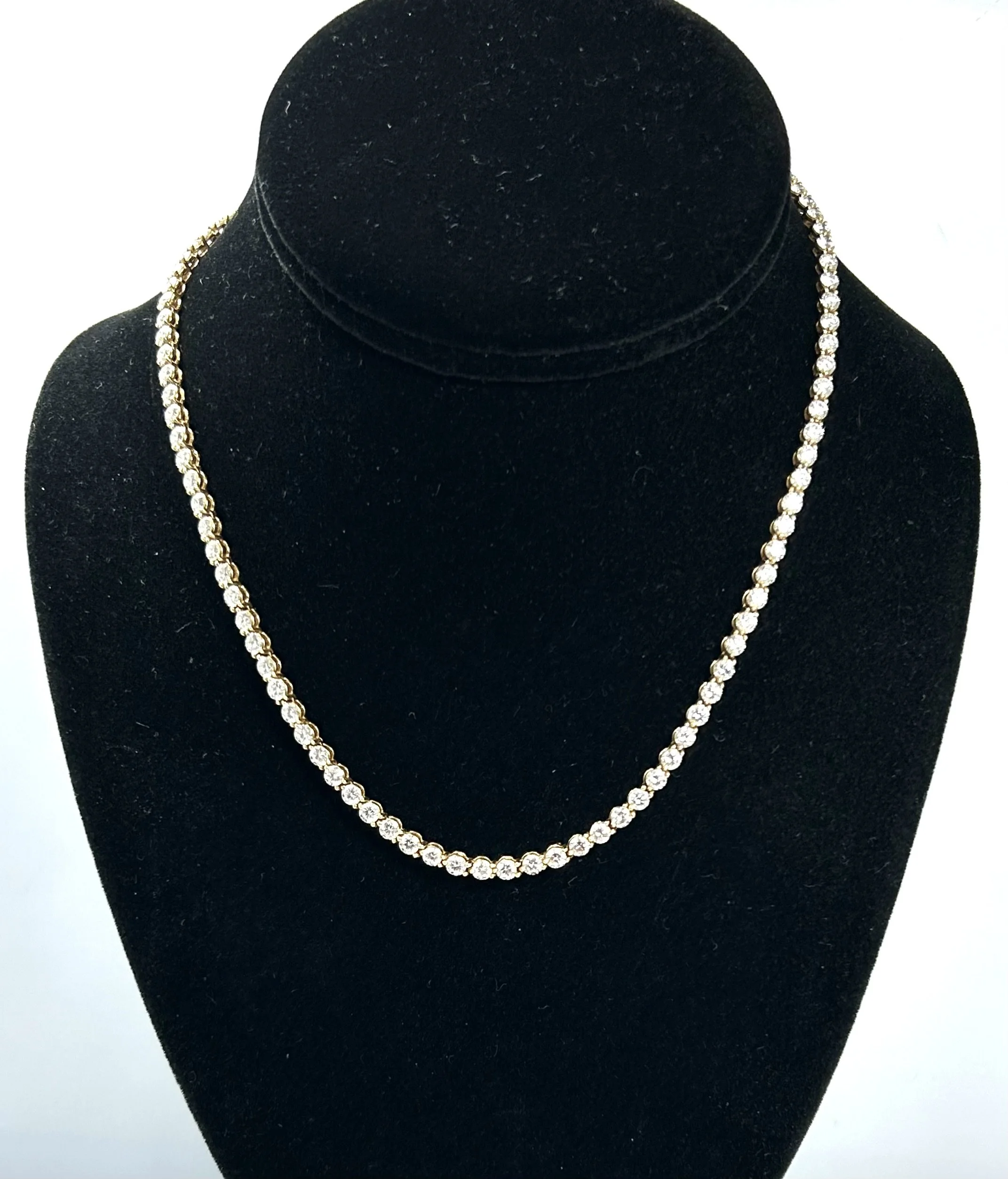 Round Cut Diamond Line Necklace (Tennis)