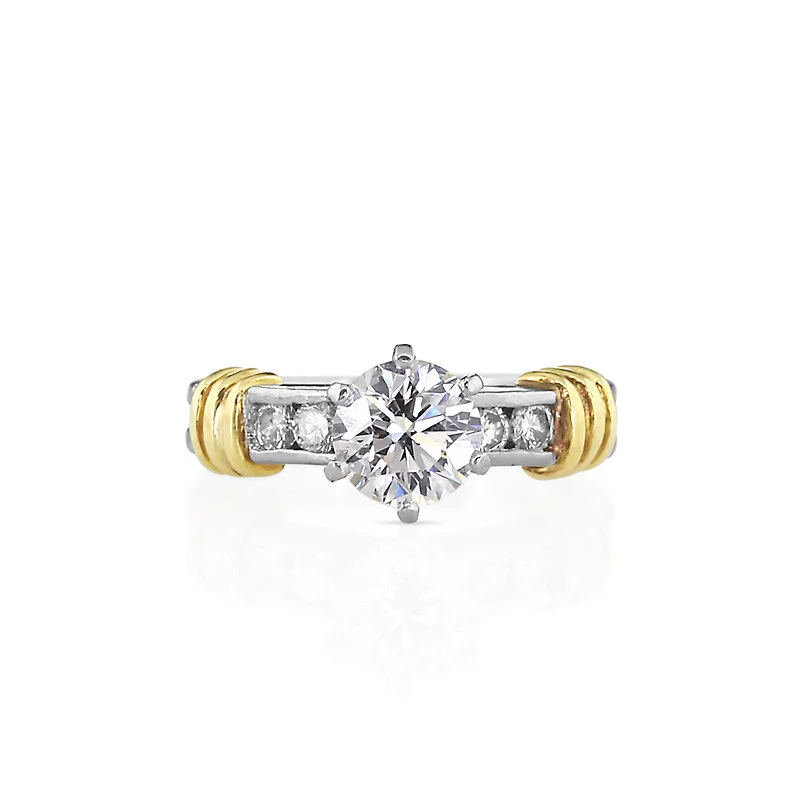 Modern 1.10 Carats Diamond Platinum Engagement Ring