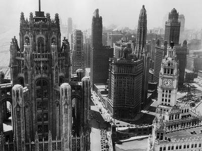 bettmann-chicago-skyscrapers-in-the-early-20th-century_u-l-pzljww0.jpg