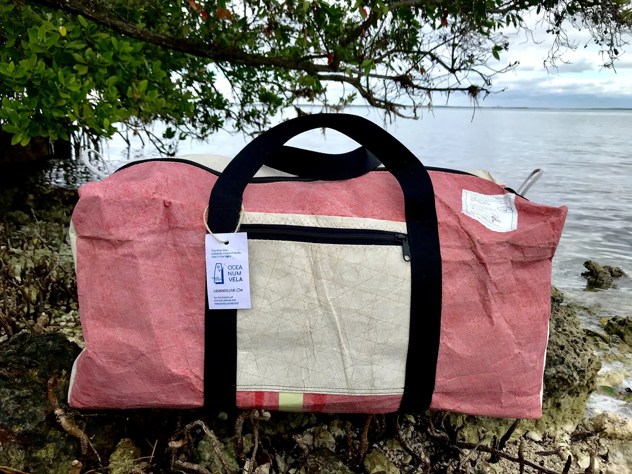 VO 70 Camper - 3di Racer Duffle- Square