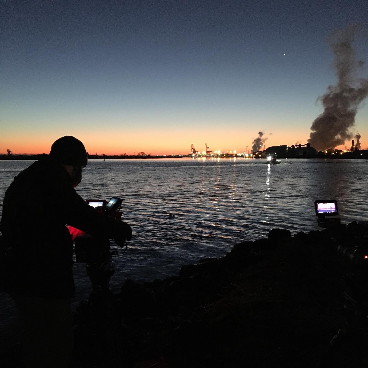 Catching the sunrise with @jmgardiner @jayejfendy 
#eastbay #antioch #documentary #earlymorning