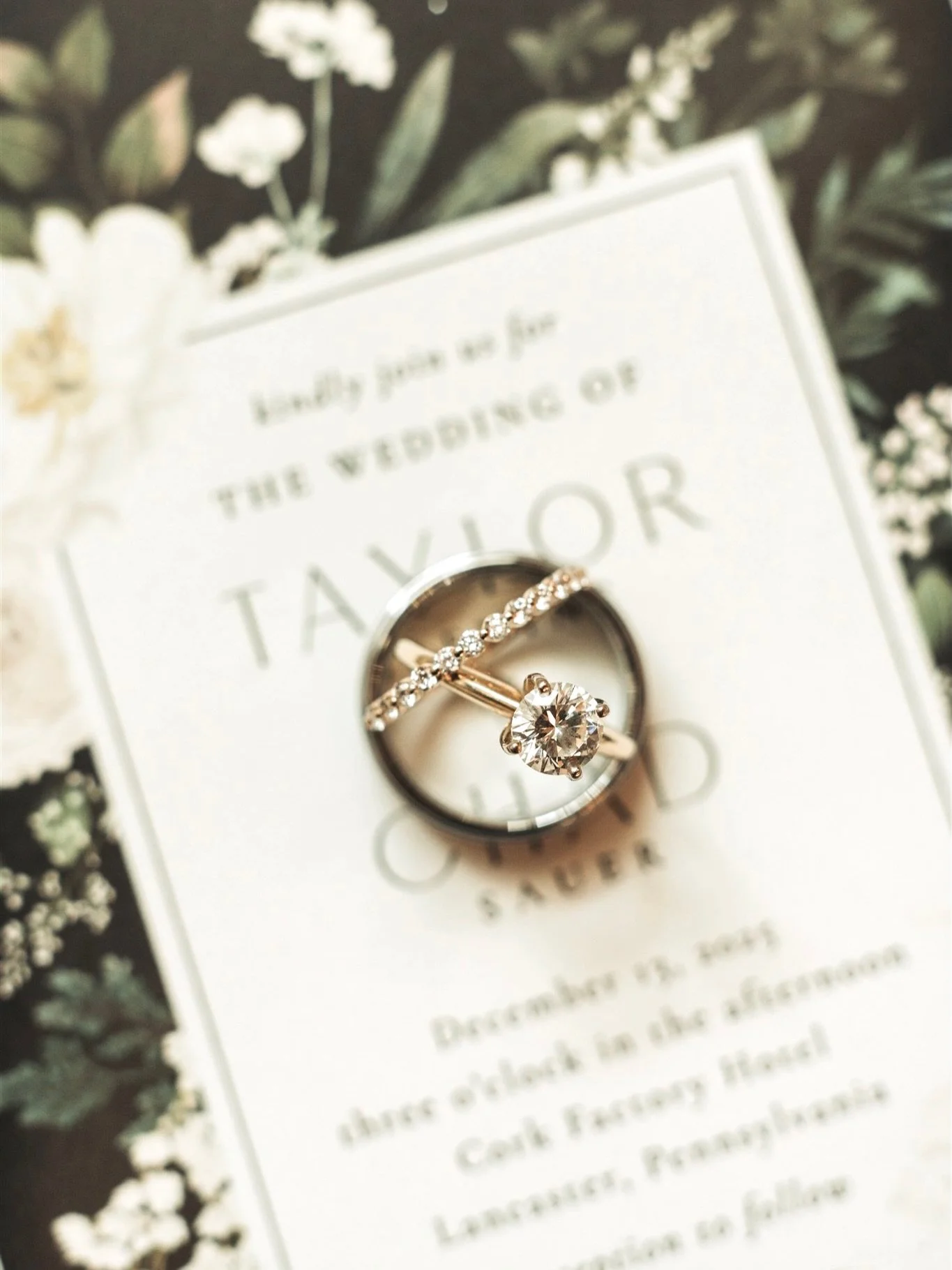 Wedding details do more than look pretty, they tell the story of the day before it even begins 🤍

From invitation suites to personal heirlooms, these flat lay moments from Taylor &amp; Chad&rsquo;s wedding helped set the tone for their celebration a