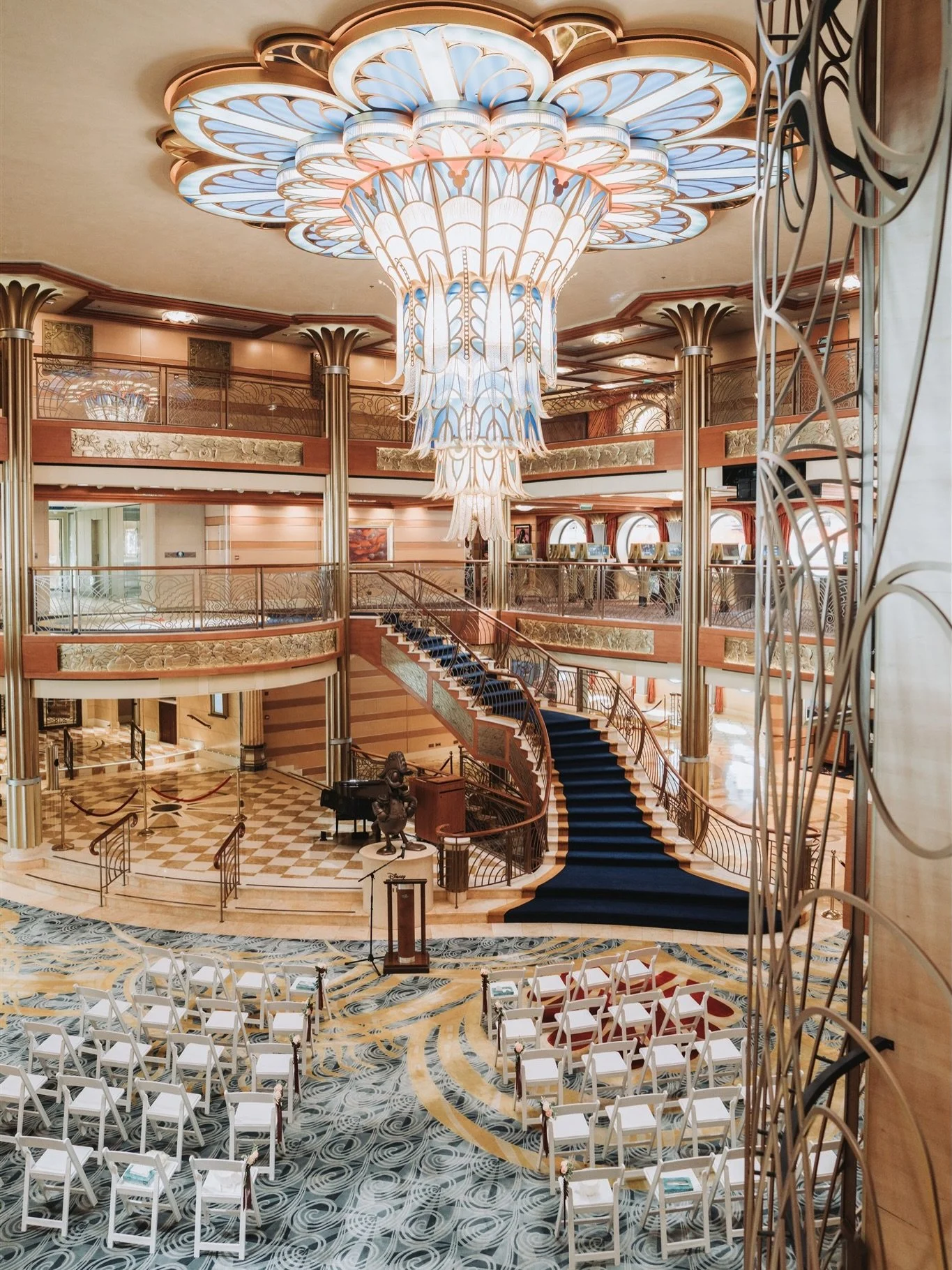 When your wedding backdrop is just as unforgettable as the day itself 🤍

#jtrmedia #disneycruisewedding #disneywedding #disneydreamcruise #disneyweddingphotographer