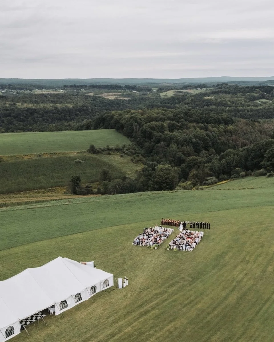 a stunning day in central pa 🤍

There are too many to choose from so here&rsquo;s just a little sneak peek from Savannah &amp; Hunter&rsquo;s wedding!

#jtrmedia #centralpaweddings #pennsylvaniaweddingphotographer #centralpaweddingphotographer #clea