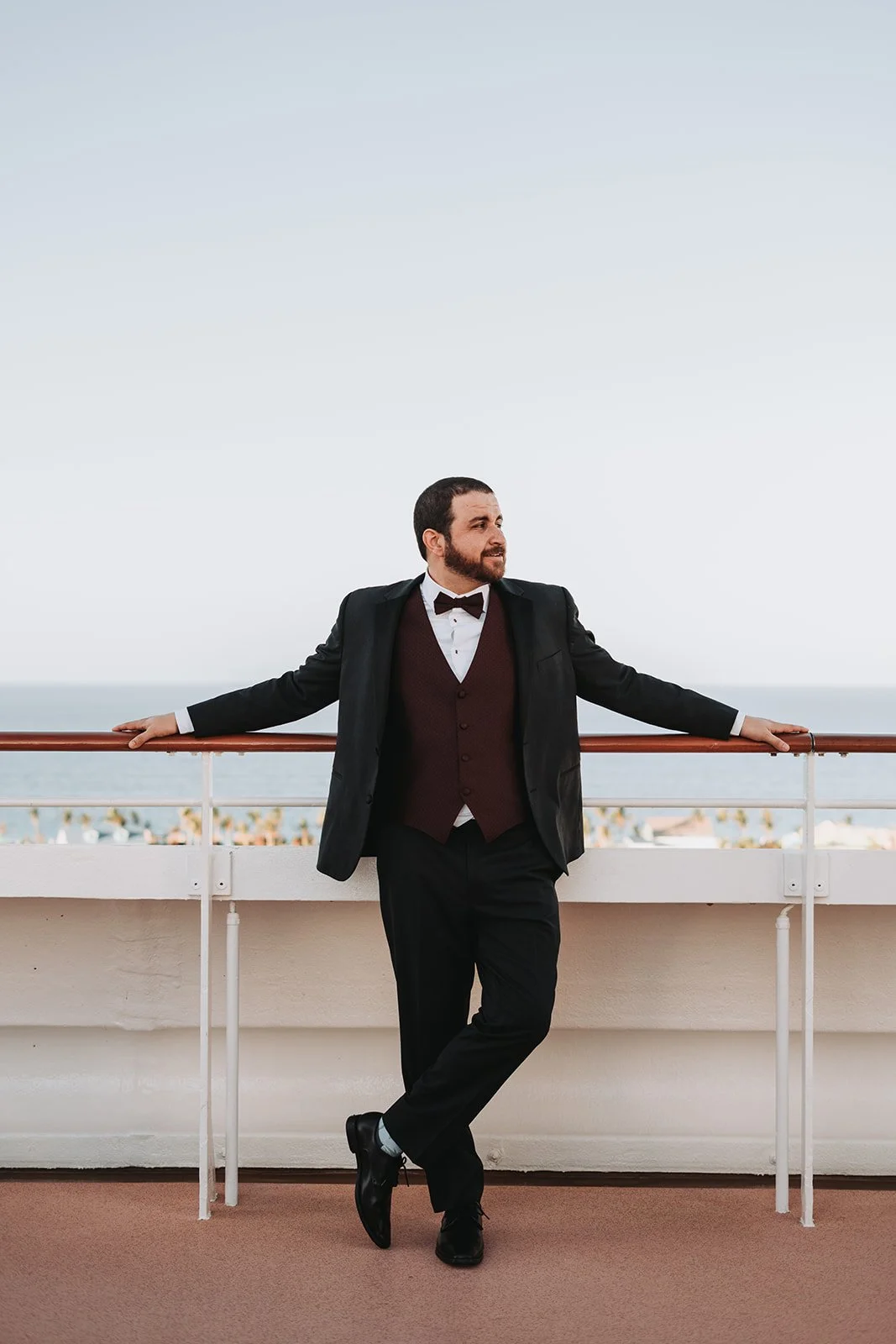 cruise-wedding-groom-portrait.jpg