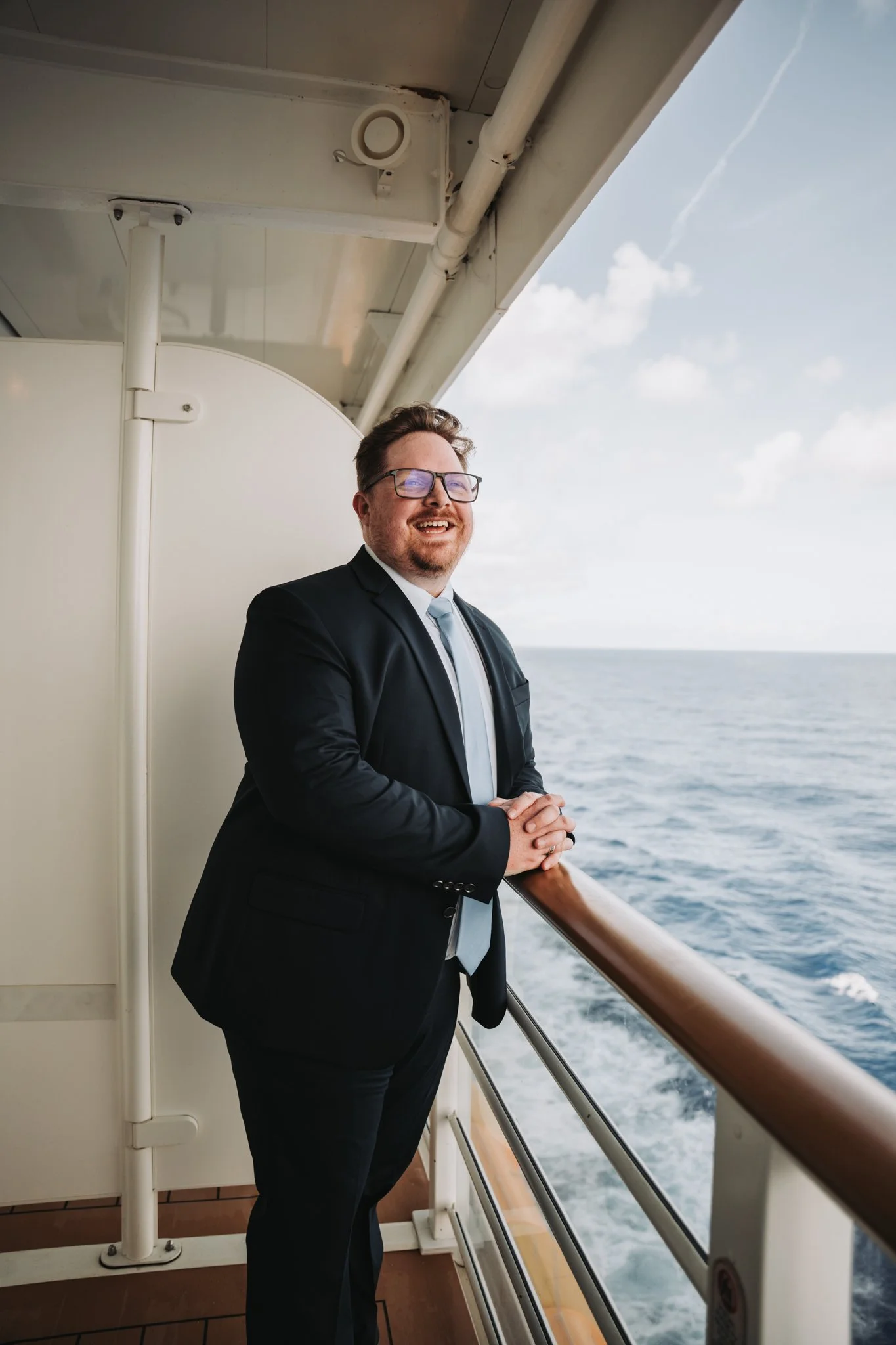 disney-cruise-wedding-groom-balcony.jpg