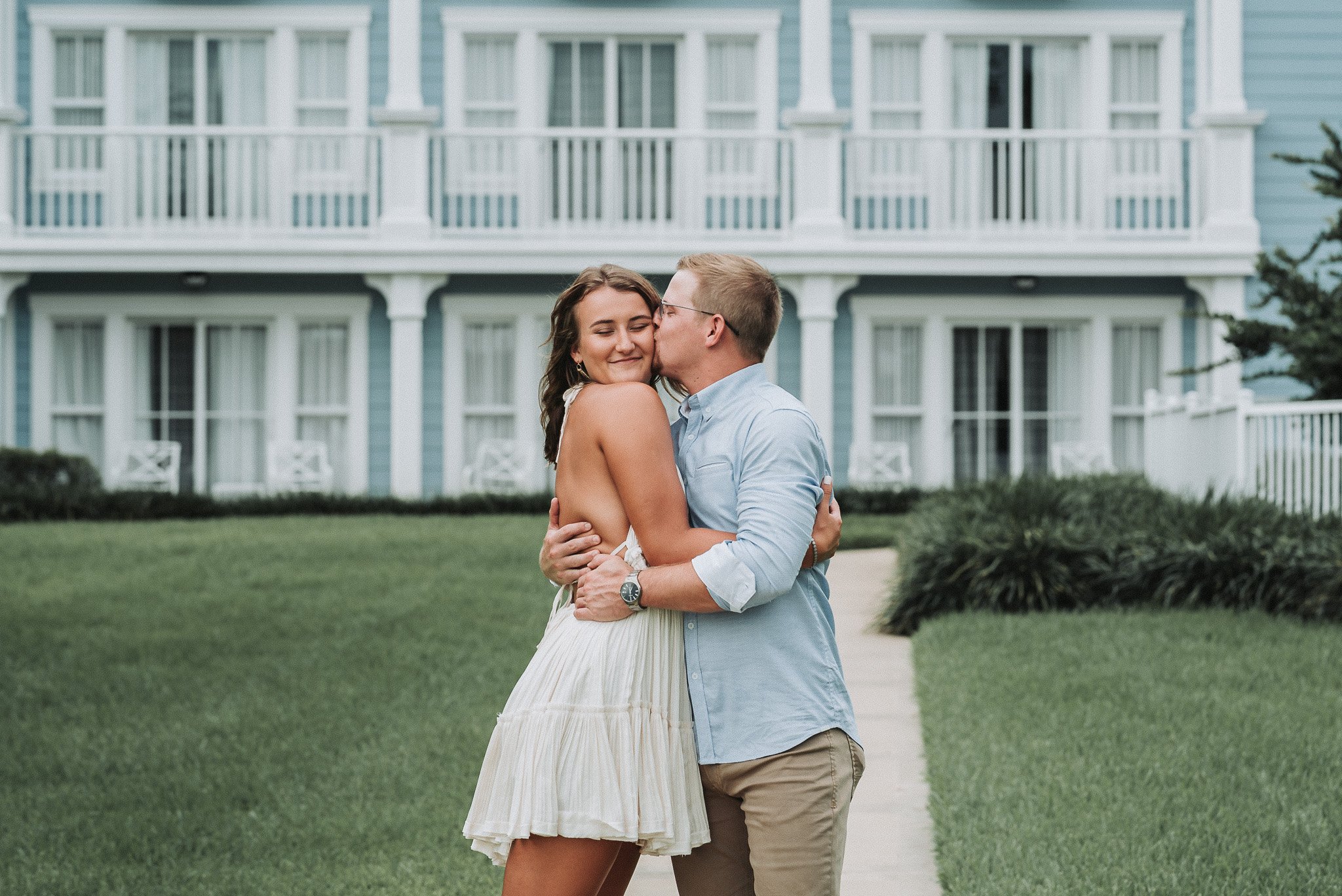 color-coordinated-couple-engagement-session-pastels-disneys-beach-club-resort.jpg