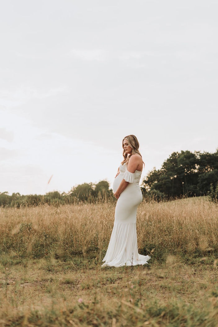 mother-maternity-solo-photo.png