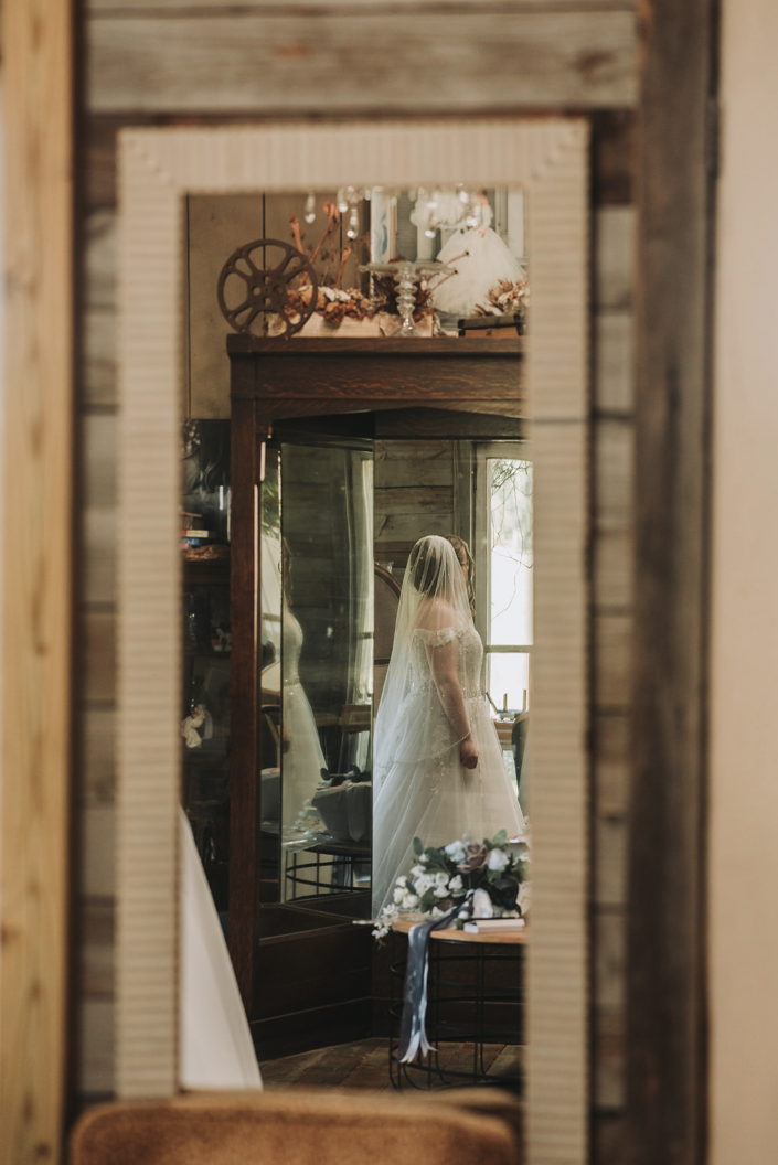 Bridal suite getting ready photos at Gillbrook Farms wedding venue Central PA.