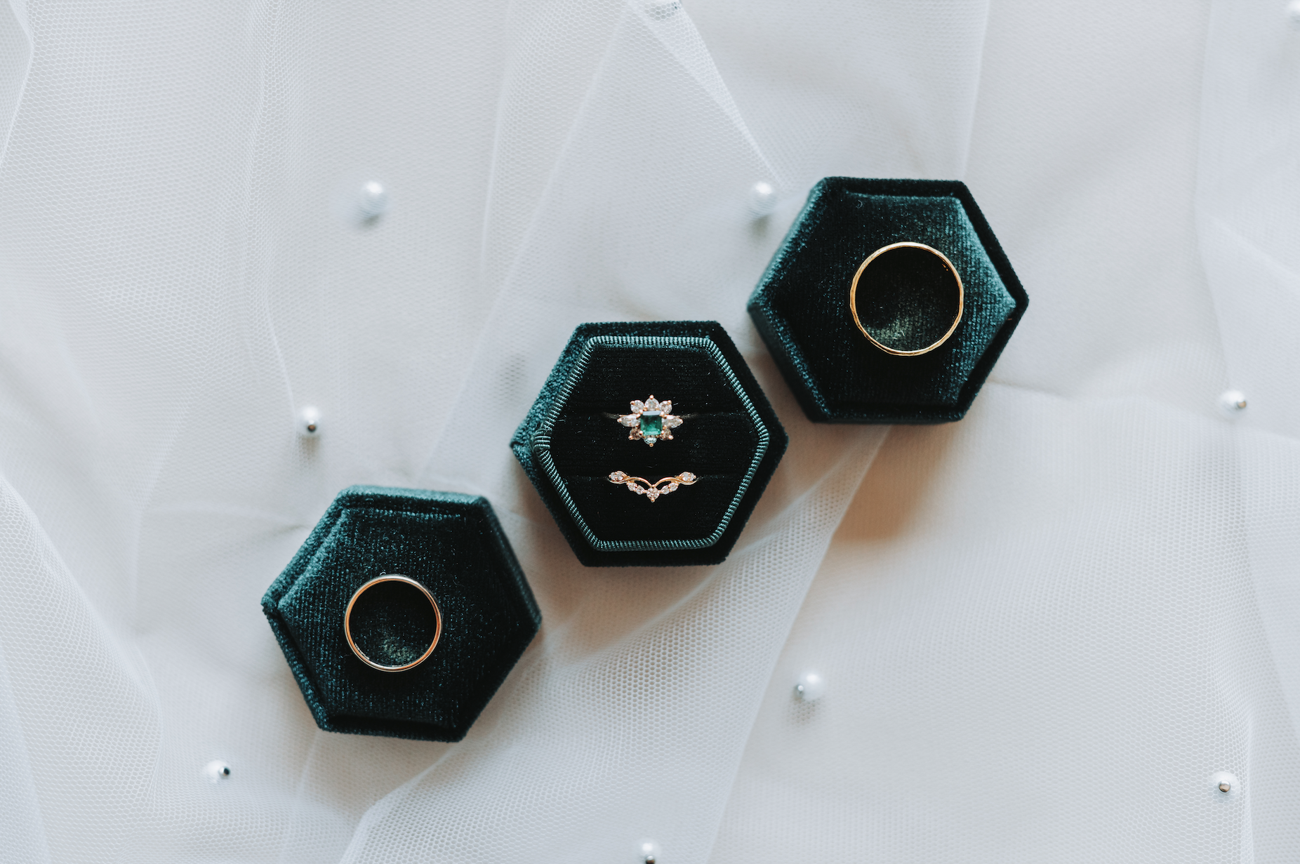 Emerald green Pennsylvania wedding ring details.