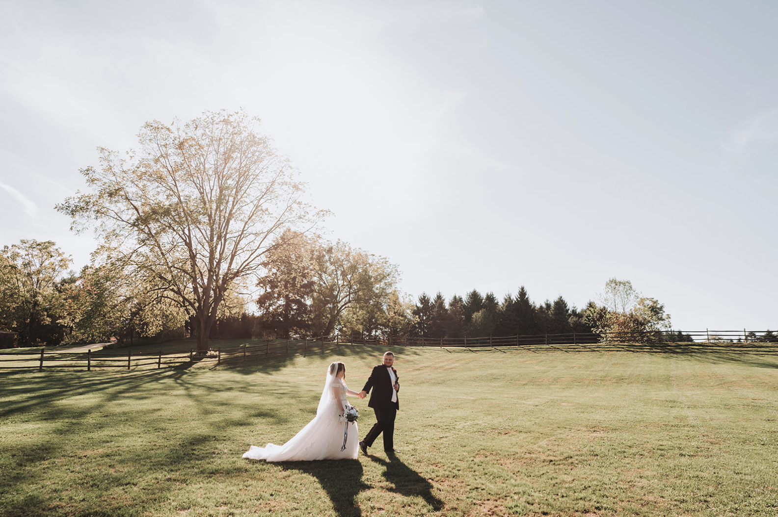 Golden hour couple portraits at a Gillbrook Farms fall wedding.
