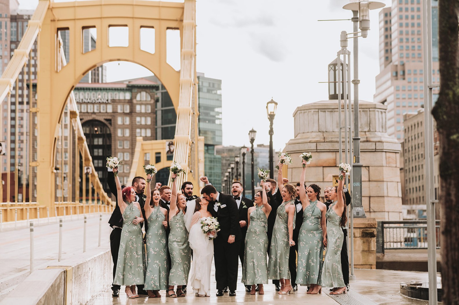 downtown-pittsburgh-wedding-bridal-party-photo.png