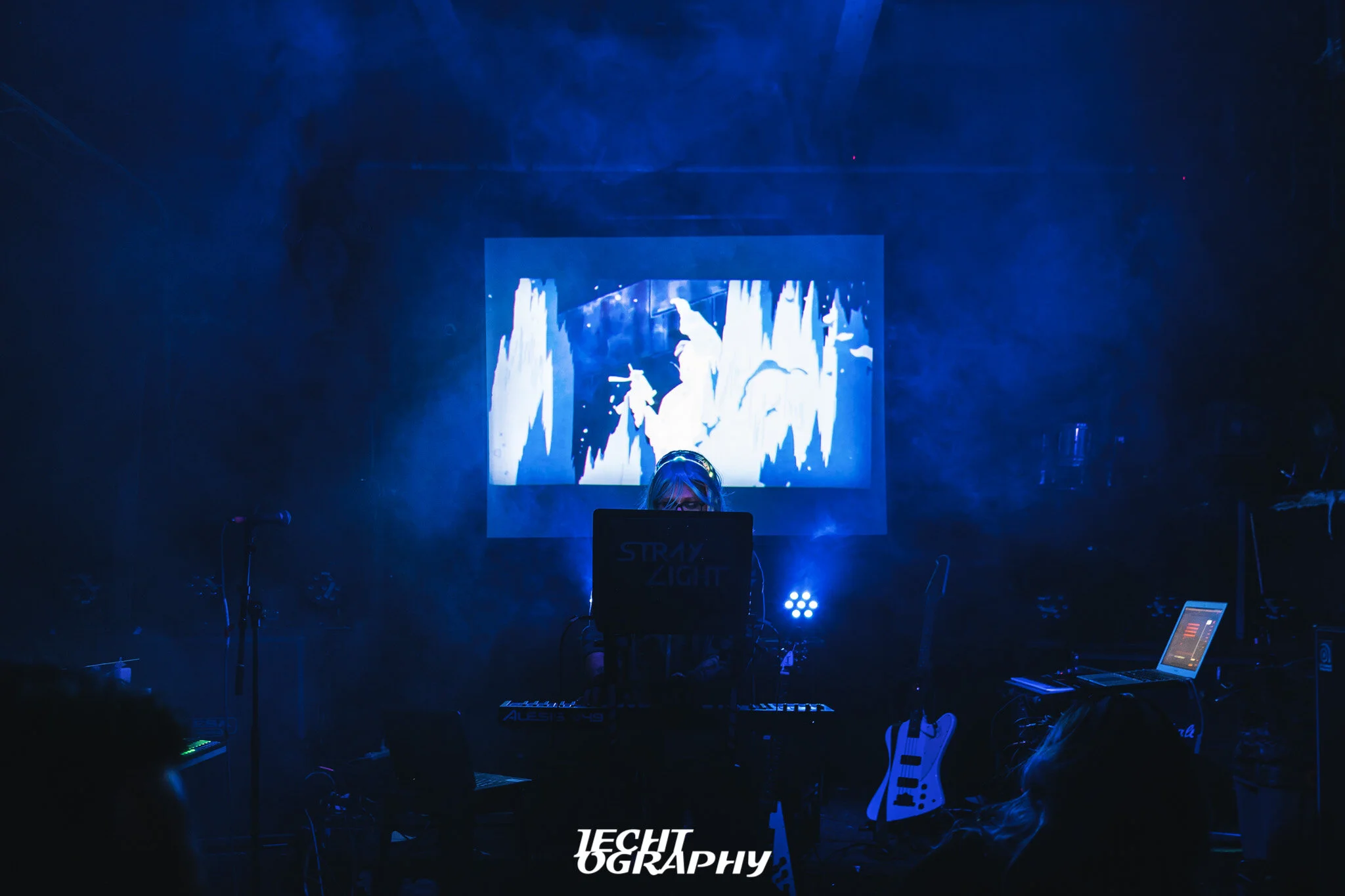 Stray Light plays Valhalla - BIG SYNTH ENERGY — Jechtography