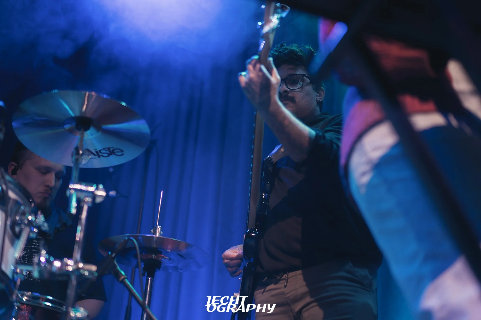 Bird Machine plays Big Fan - Skram Strawberry Dream Tour — Jechtography