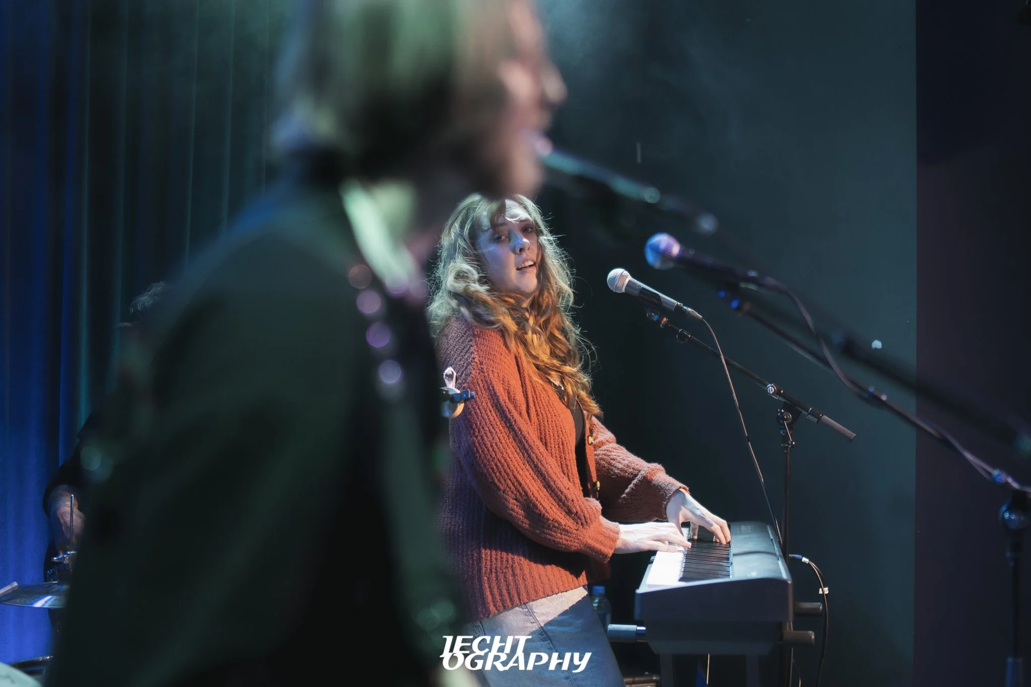 Bird Machine plays Big Fan - Skram Strawberry Dream Tour — Jechtography