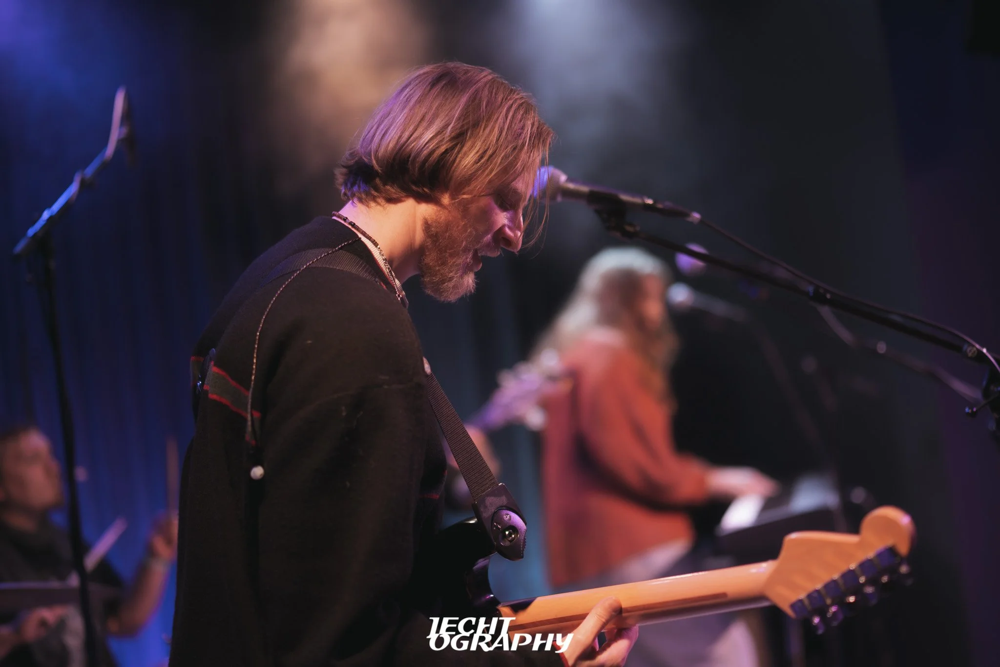 Bird Machine plays Big Fan - Skram Strawberry Dream Tour — Jechtography