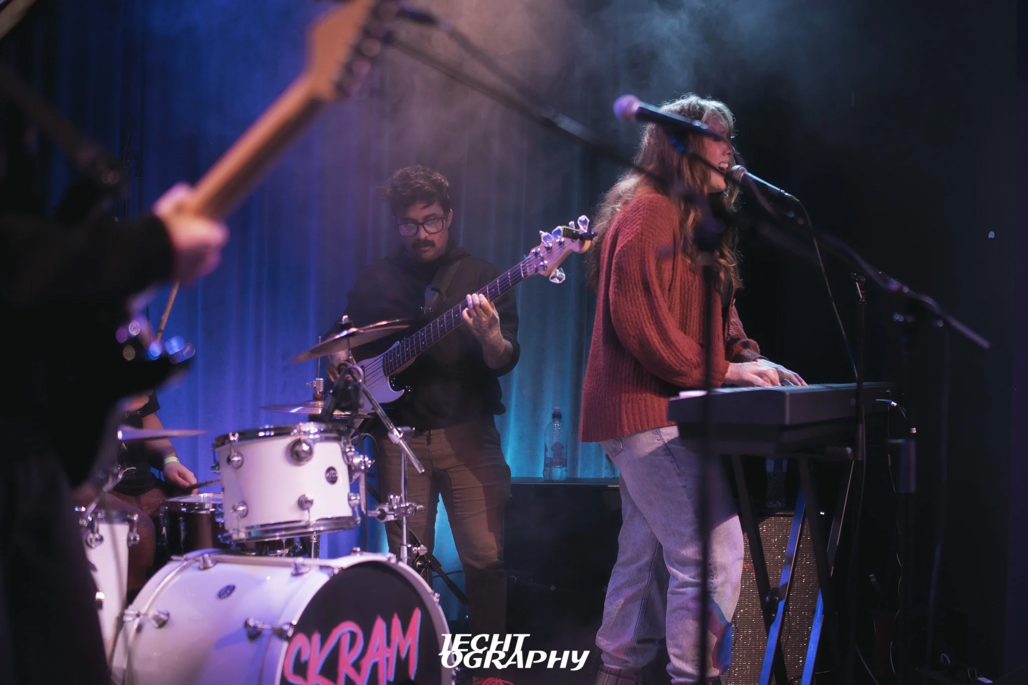 Bird Machine plays Big Fan - Skram Strawberry Dream Tour — Jechtography