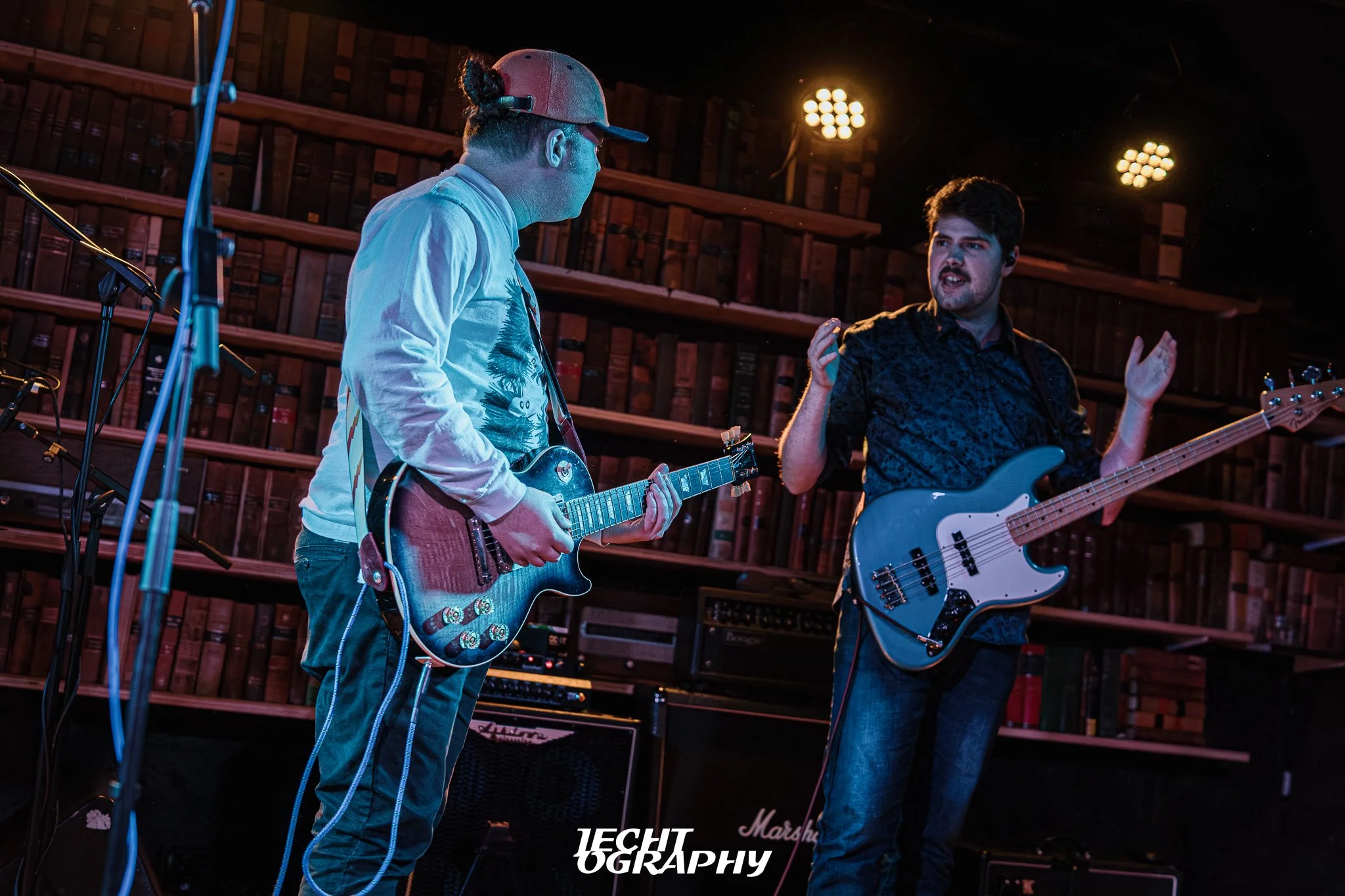 Voodoo Bloo plays Meow - Melting Faces @ Meow! — Jechtography