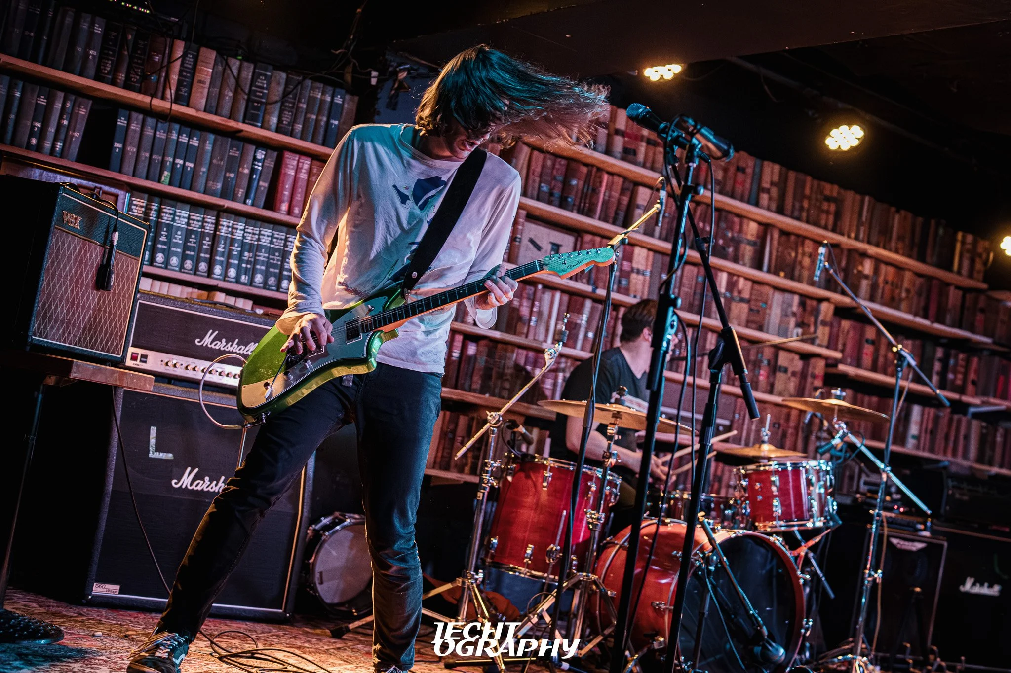 Voodoo Bloo plays Meow - Melting Faces @ Meow! — Jechtography