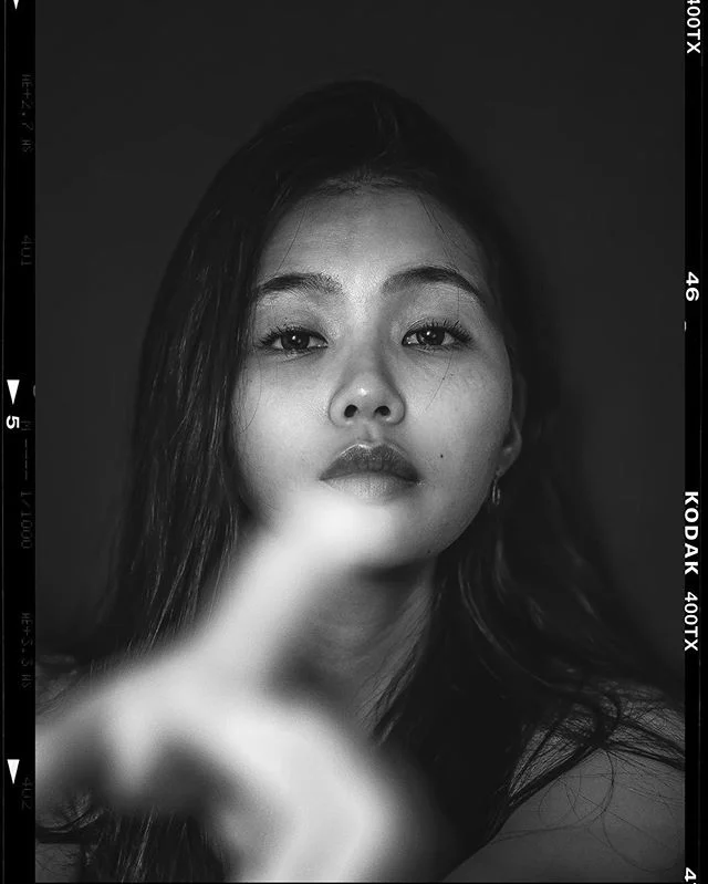 Click it
to reach somewhere only we know
🌫
.
.
.
.
.
.
.
.
.
#blackandwhite #35mm #doports #shootfilmstaybroke #somewheremagazine #nowherediary #dreamermagazine #portraitstream #portraitvision #pursuitofportraits #bravoportraits #portraitperfection 