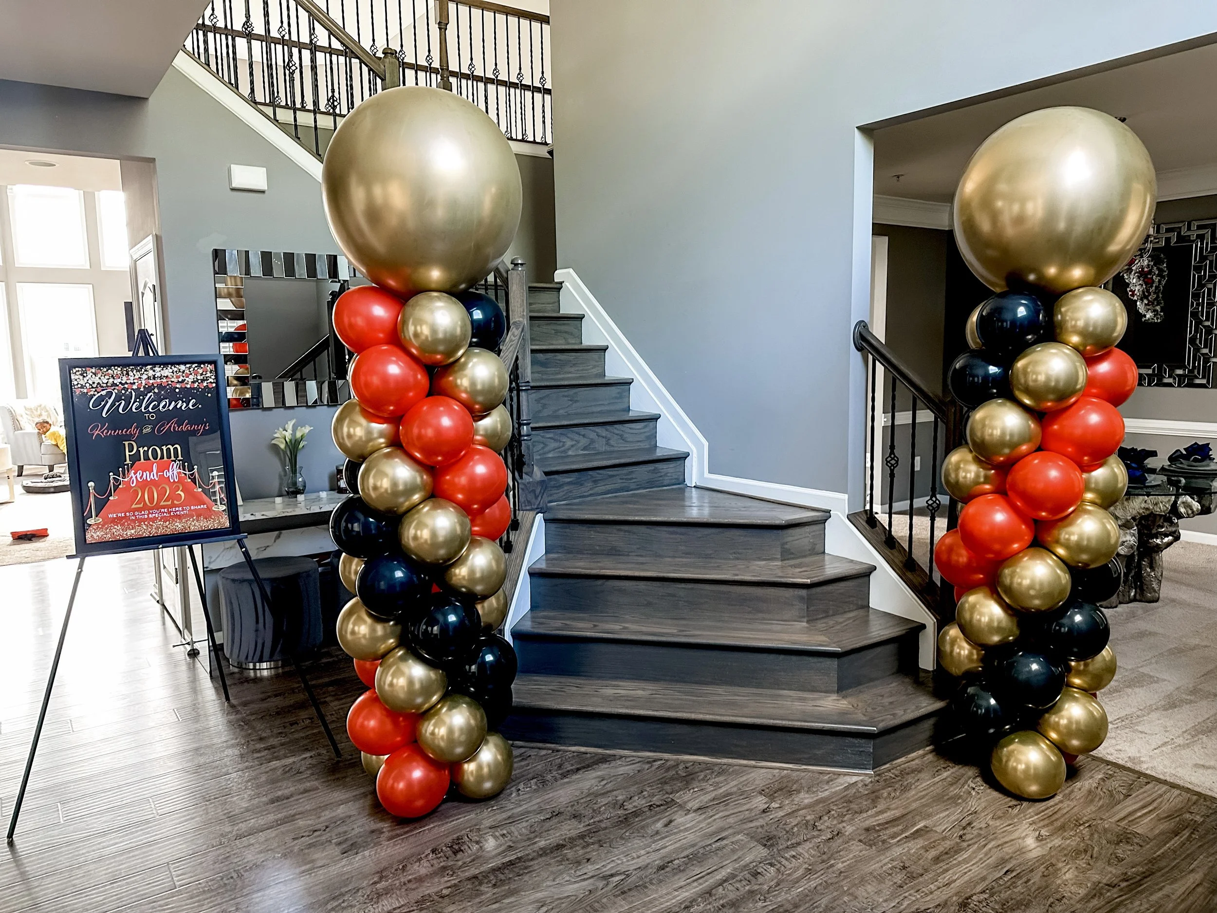balloon column 1.jpg