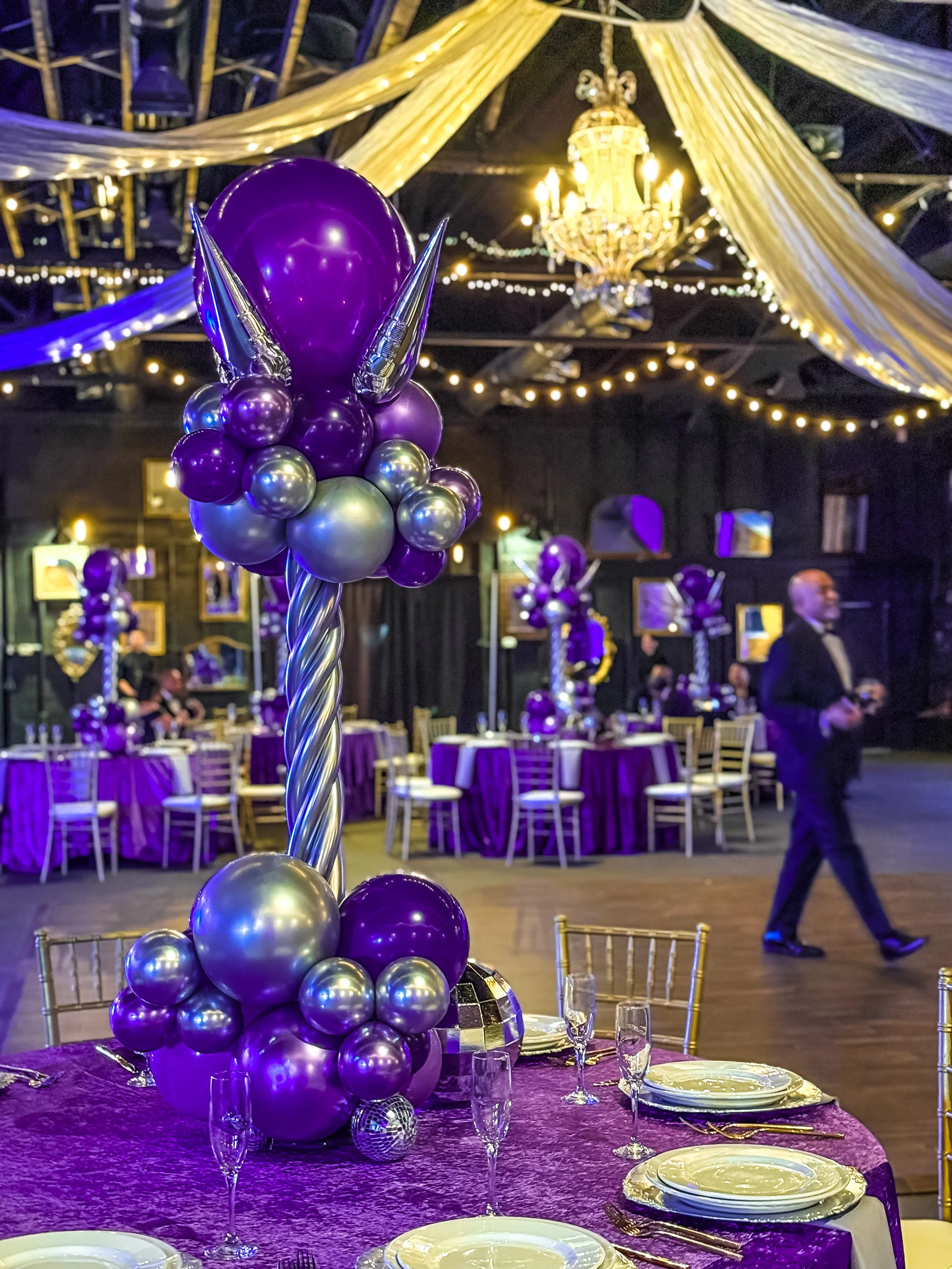 Luxury balloon centerpieces dmv.JPEG