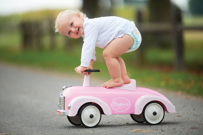 ride-on-pink-car 1.png