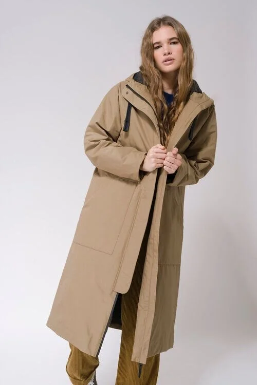 tanta raincoat