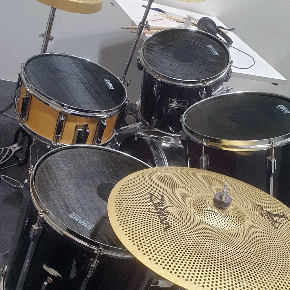 Yesterday at work we got a new set of Evans dB One drumheads. They sound great, look great, and feel great. I look forward to using these for some of my drum lessons!