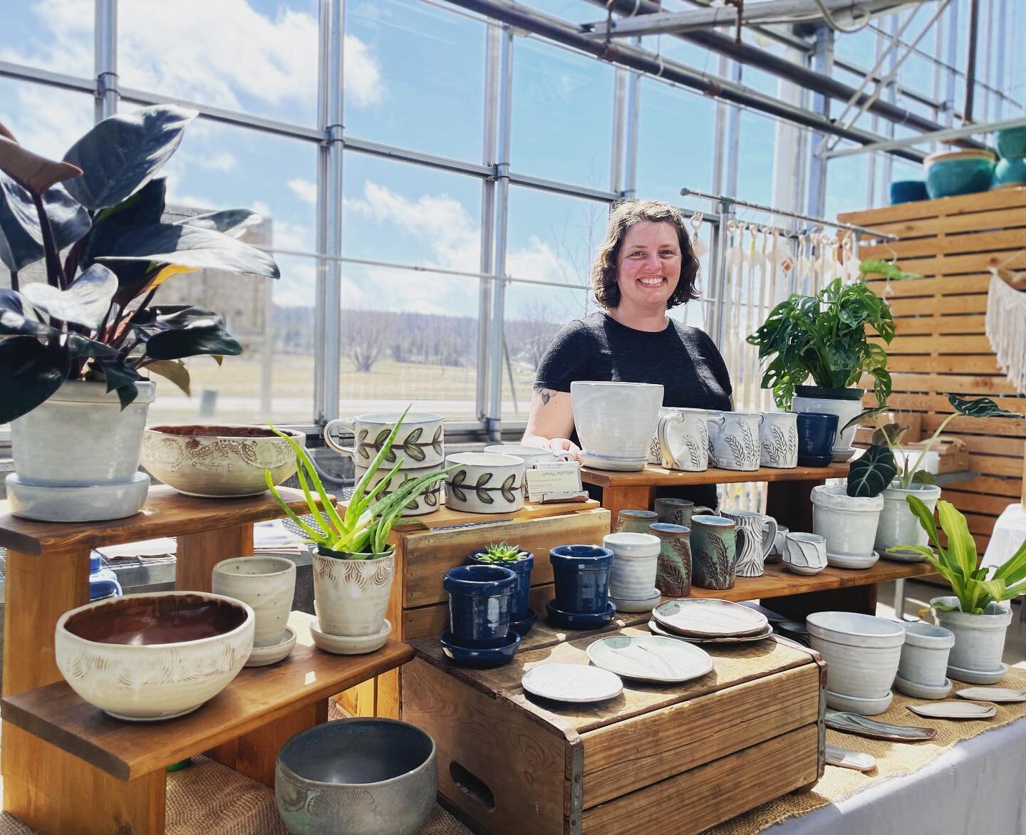 The sun came out last weekend at @gardenersgardencenters ☀️plants, planters, and photons - what great reminders that spring is inevitable and yes, the snow in my yard will melt eventually ❄️ 
📸 by @rising_forest_pottery
Image description: a middle a