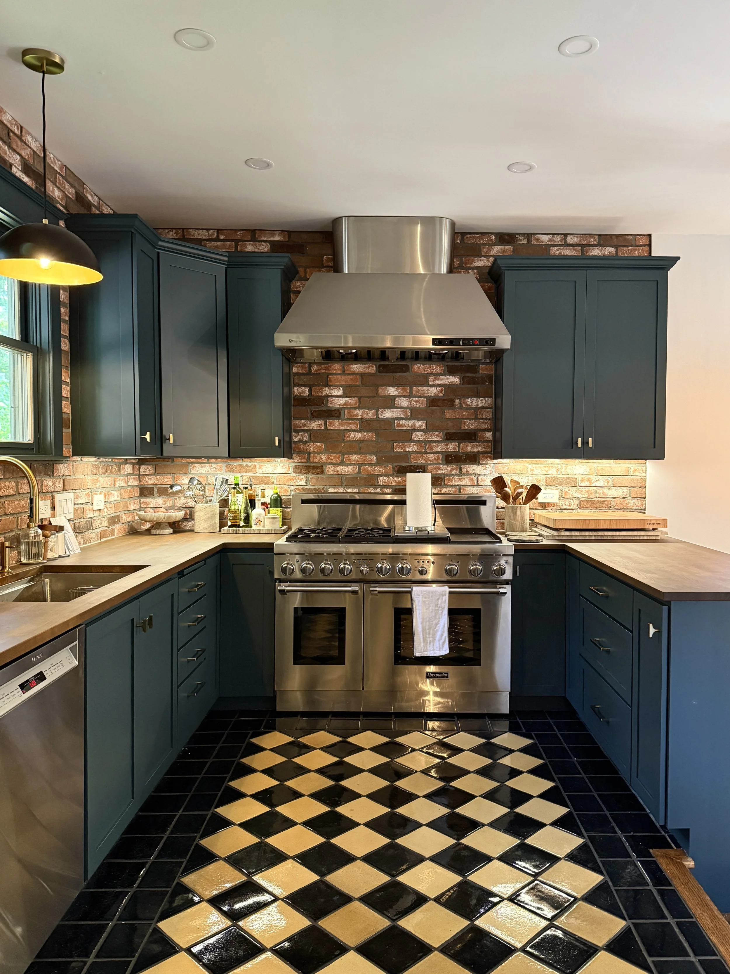 How to Choose the Right Cabinet Color for Your Kitchen
