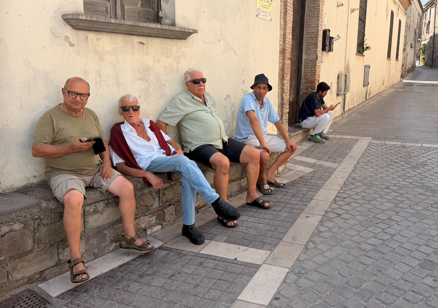Who will sit in the piazza?