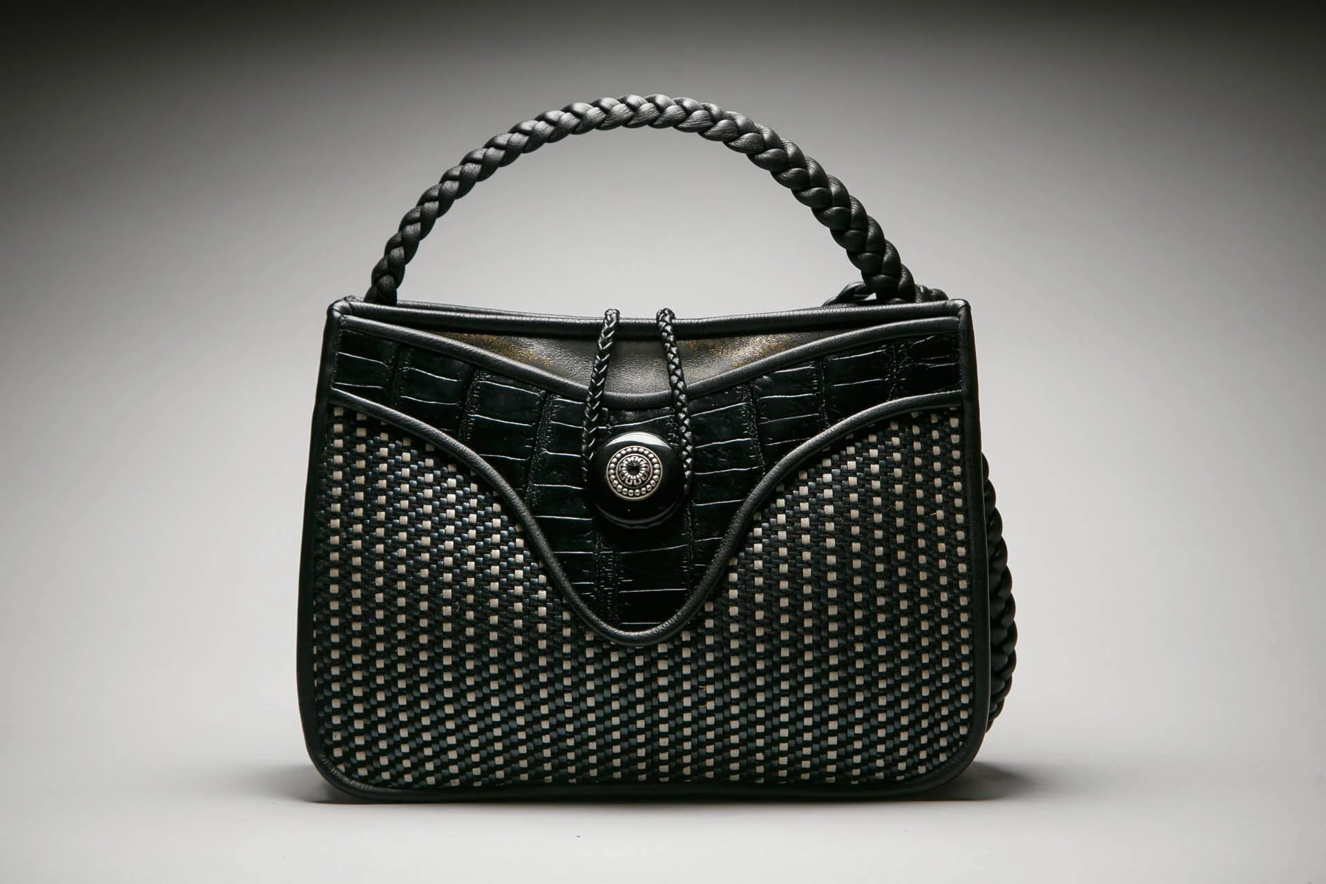 Wave shoulder bl+ivory woven.jpg
