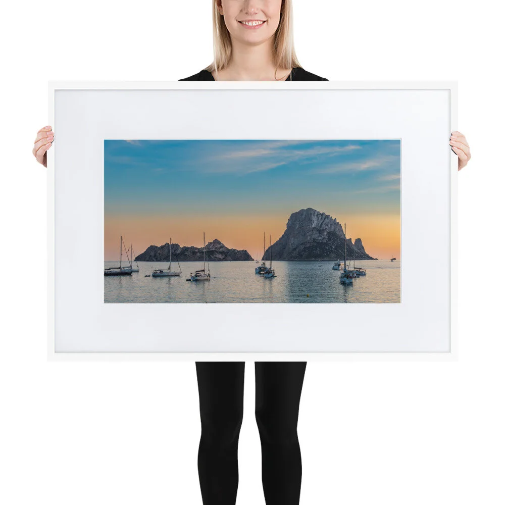 EsVedra-(7)_mockup_Person_Person_61x91-cm_White.jpg