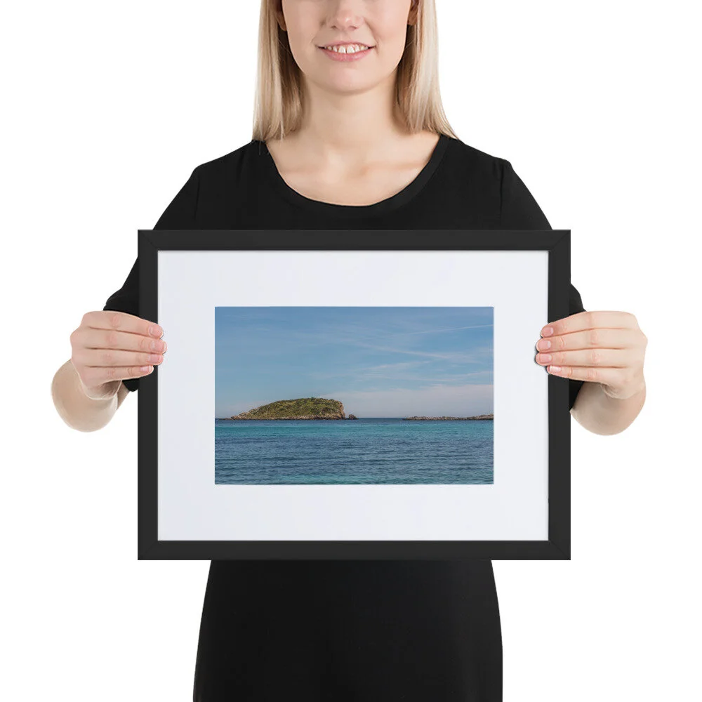 Sea-(5)_mockup_Person_Person_30x40-cm_Black.jpg