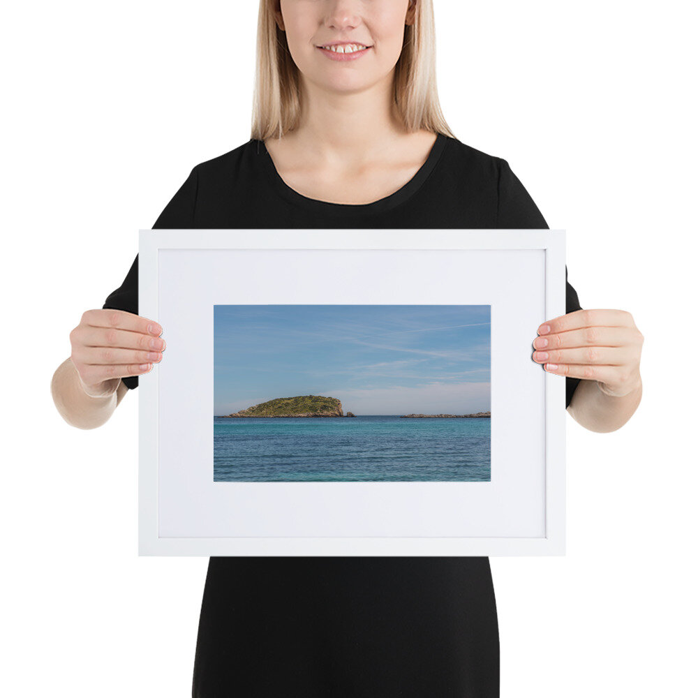 Sea-(5)_mockup_Person_Person_30x40-cm_White.jpg