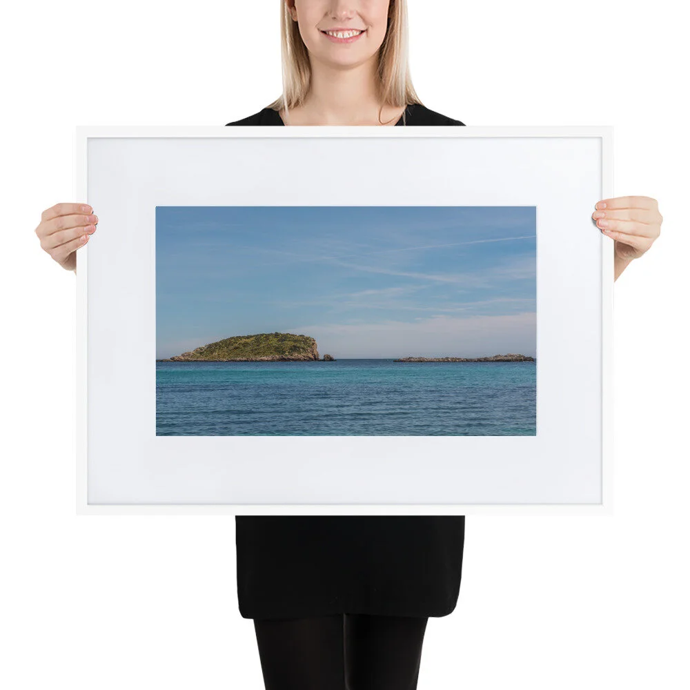 Sea-(5)_mockup_Person_Person_50x70-cm_White.jpg