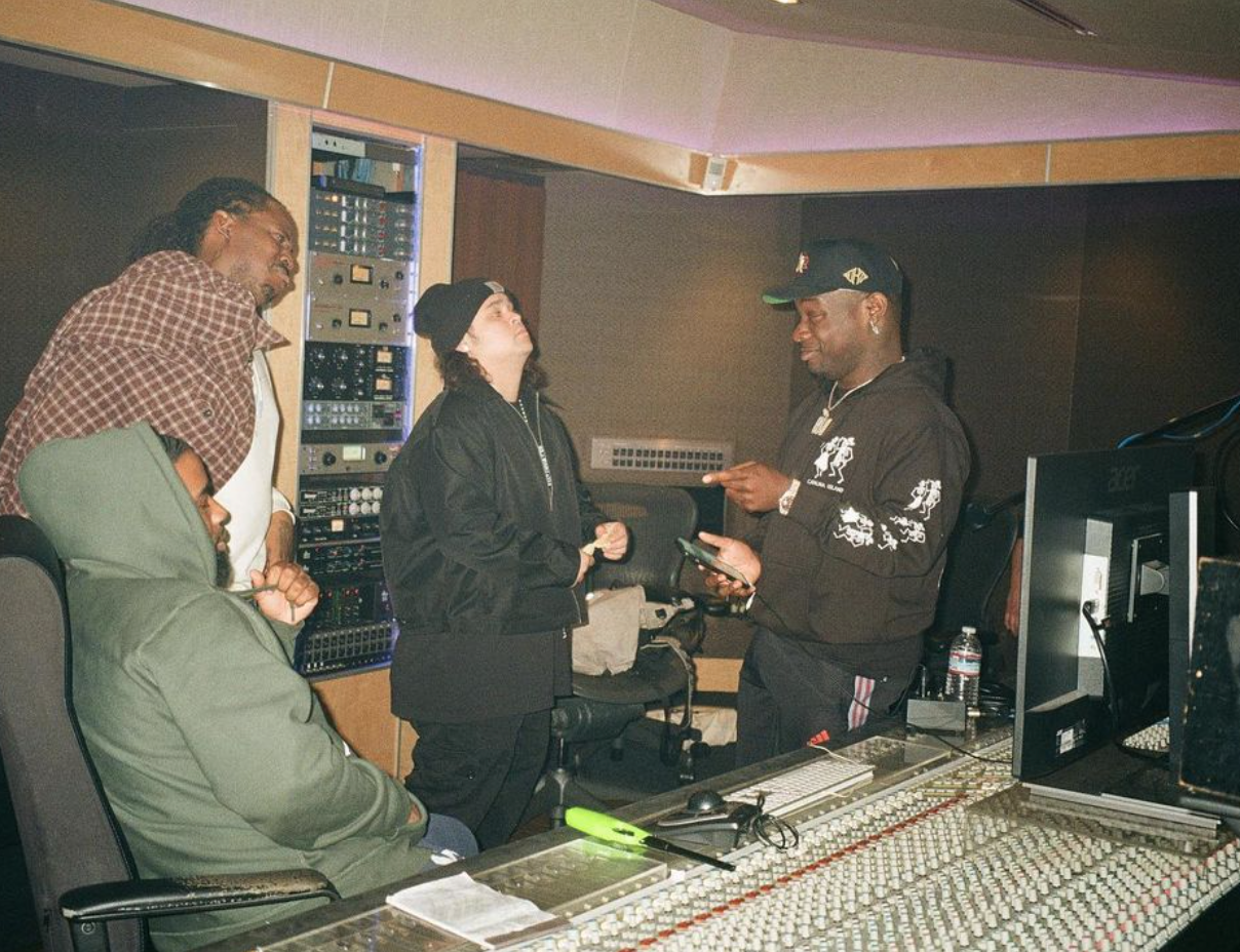 Zacari teams up with TDE labelmate Isaiah Rashad on his new single “Bliss.”