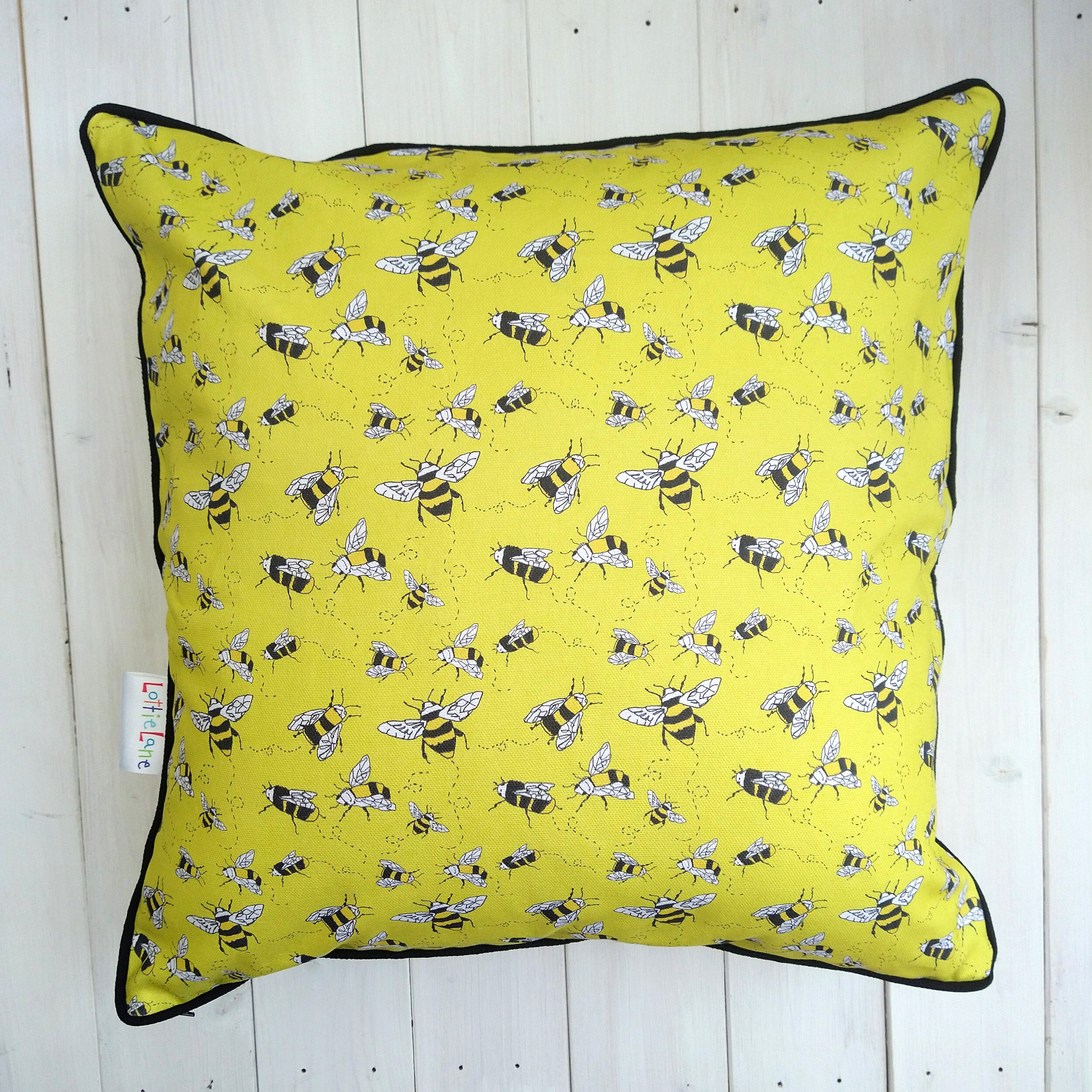  Buzzy Bees Organic Cushion 