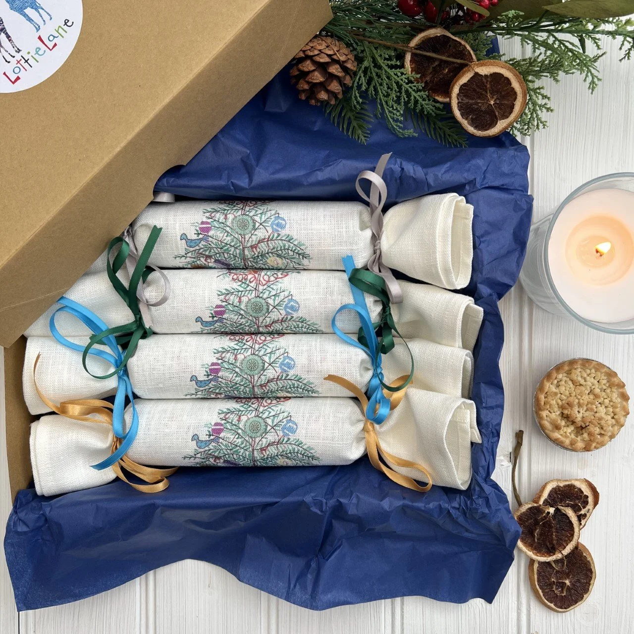 christmas tree linen napkin crackers set up 2.jpeg