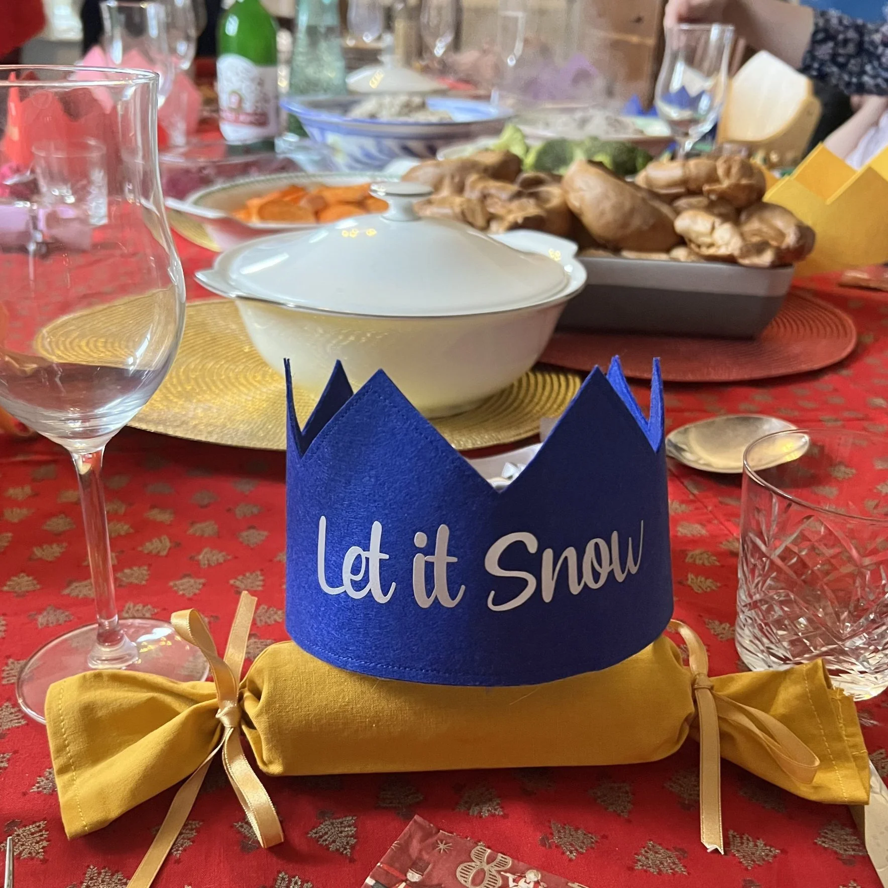 Festive crown blue2.jpg