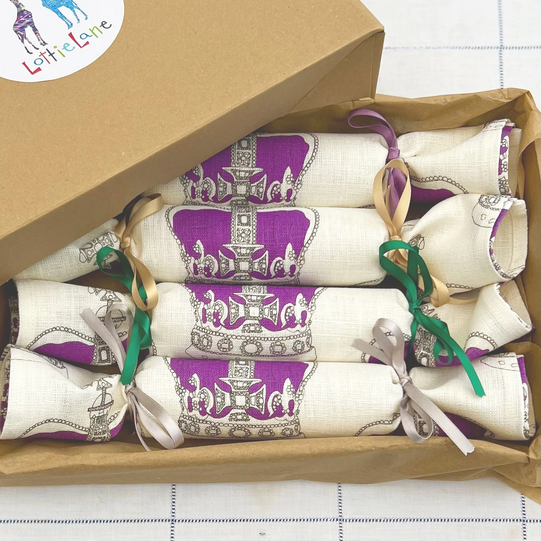 kings crown napkin cracker83.jpg