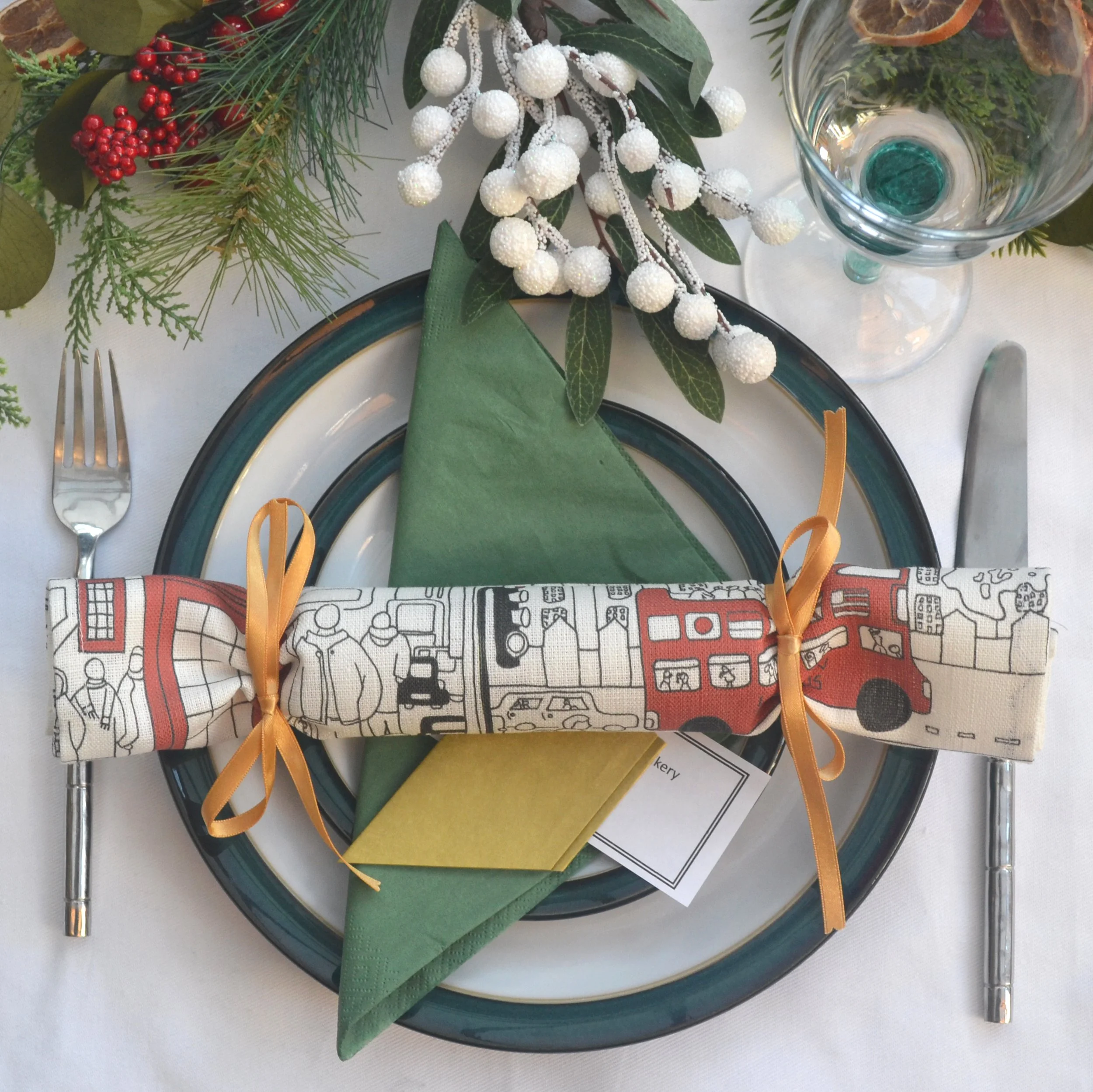 london cracker table set up .jpg